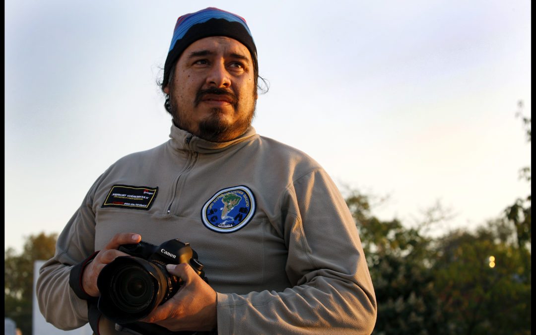 La cámara no hace al fotógrafo: La diferencia entre tomar fotos y ser un fotógrafo de verdad. por Nirmal Ramo edit